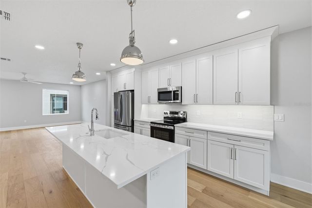 4208 W CARMEN STREET B, Tampa, FL 33609