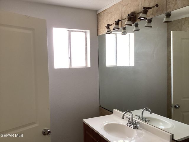 8162 JOSEPHINE Circle, El Paso, TX 79907