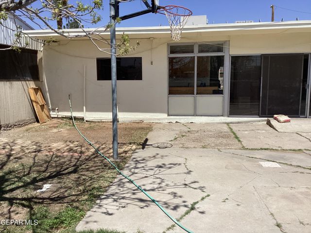 8162 JOSEPHINE Circle, El Paso, TX 79907