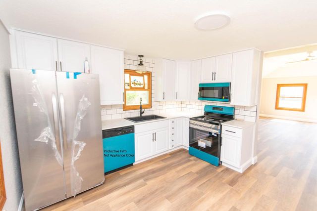 5437 Pleasant View DRIVE, Waterford, WI 53185
