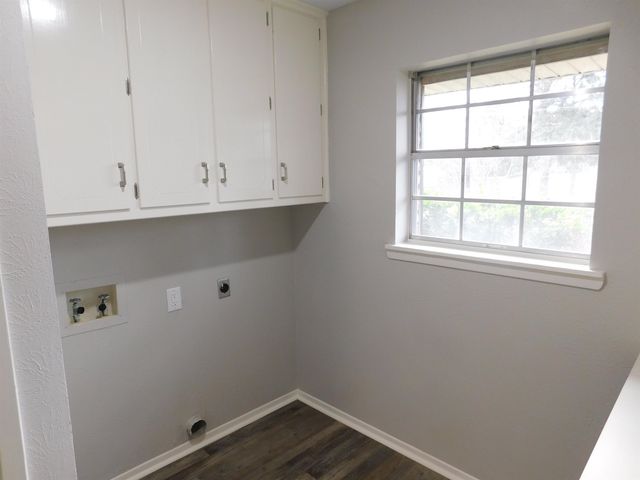 2216 PINECREST, Gladewater, TX 75647