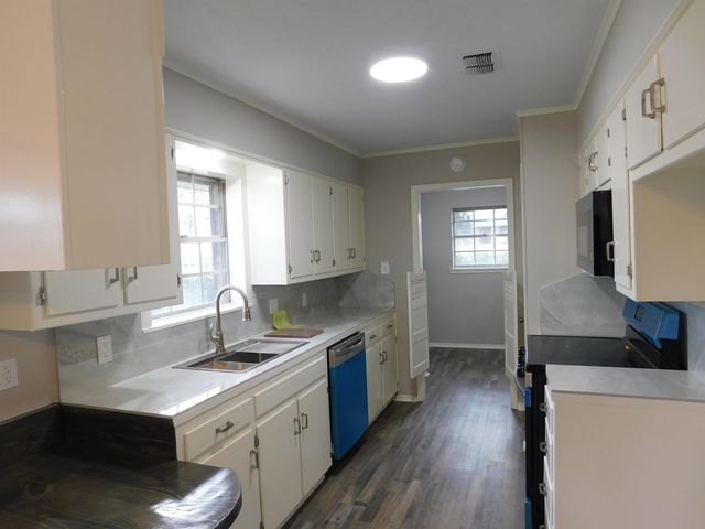 2216 PINECREST, Gladewater, TX 75647