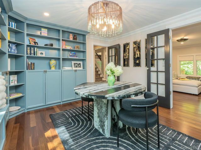 12 Winding Way, Sea Cliff, NY 11579