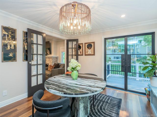 12 Winding Way, Sea Cliff, NY 11579