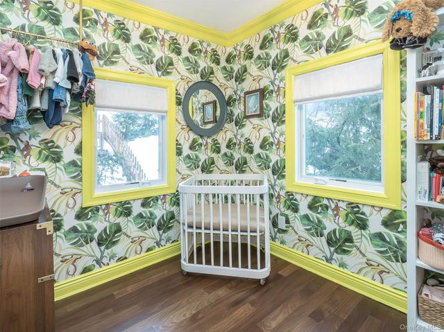 12 Winding Way, Sea Cliff, NY 11579