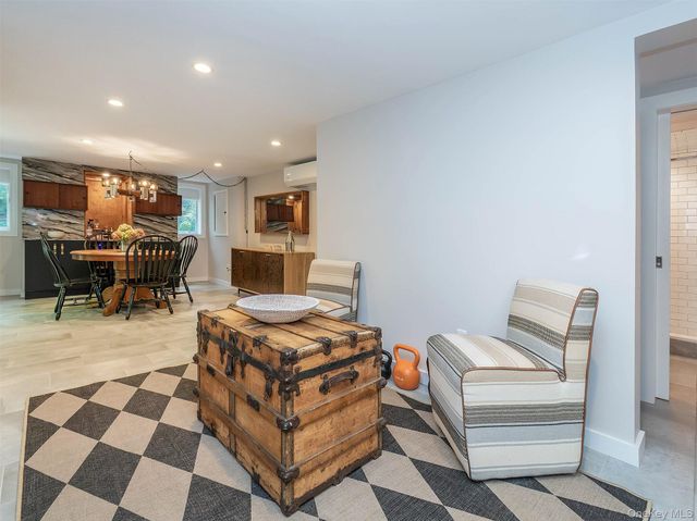 12 Winding Way, Sea Cliff, NY 11579