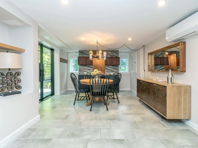 12 Winding Way, Sea Cliff, NY 11579