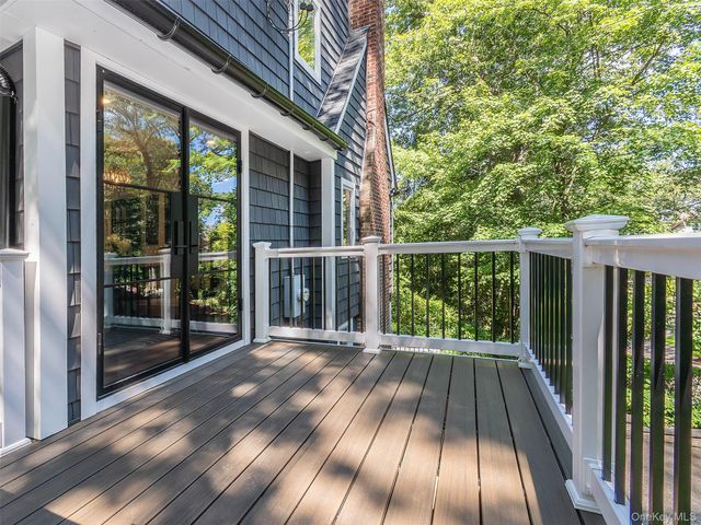 12 Winding Way, Sea Cliff, NY 11579