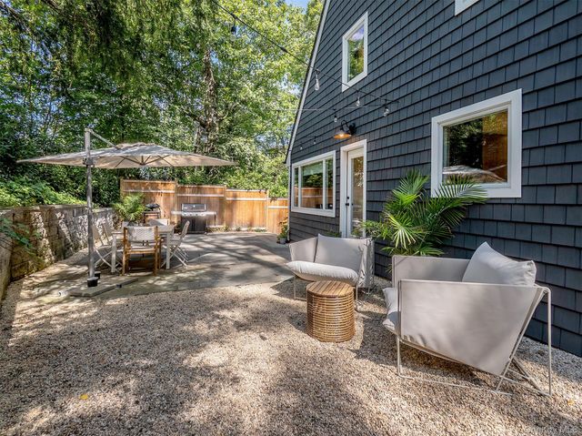 12 Winding Way, Sea Cliff, NY 11579