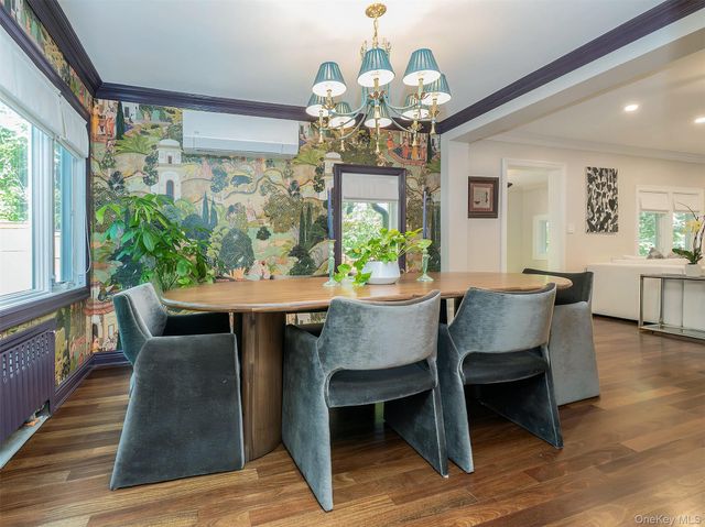 12 Winding Way, Sea Cliff, NY 11579