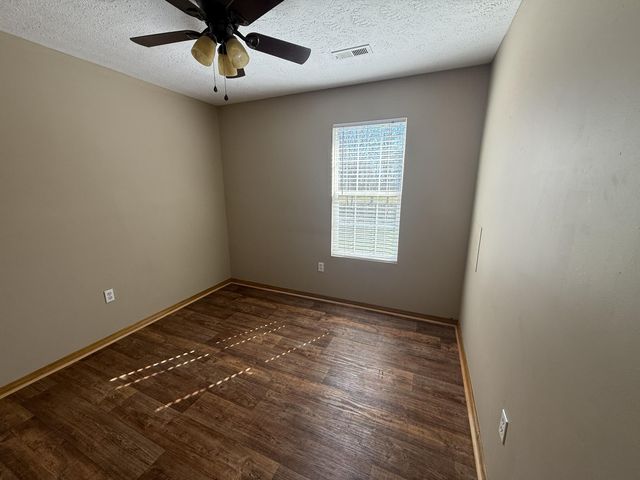 995 Cobhill Road, Irvine, KY 40336