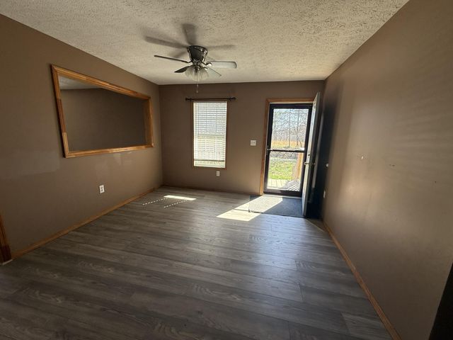 995 Cobhill Road, Irvine, KY 40336