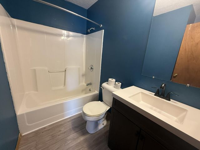 995 Cobhill Road, Irvine, KY 40336