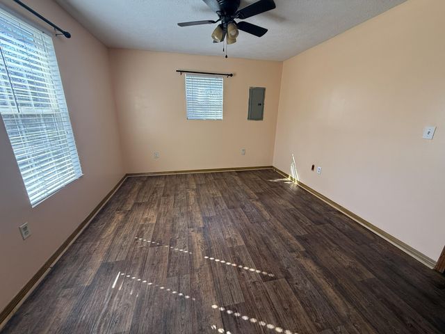 995 Cobhill Road, Irvine, KY 40336