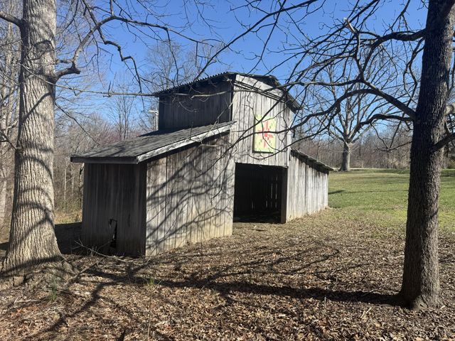 995 Cobhill Road, Irvine, KY 40336