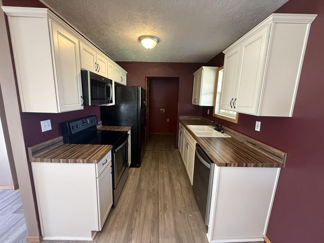 995 Cobhill Road, Irvine, KY 40336