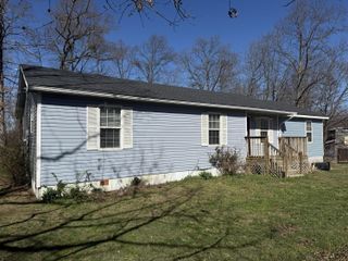995 Cobhill Road, Irvine, KY 40336