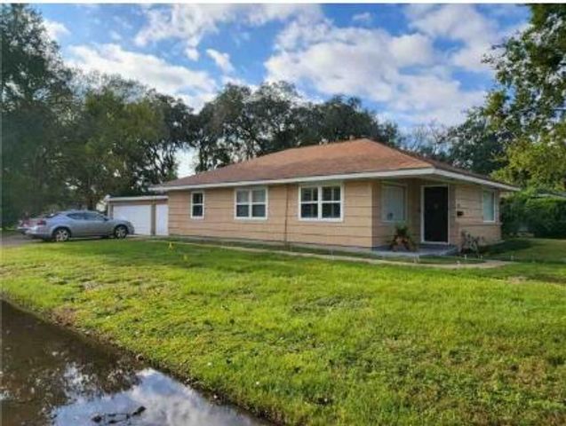 6642 Heron Drive, Houston, TX 77087