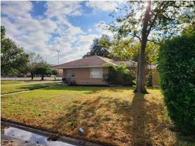 6642 Heron Drive, Houston, TX 77087