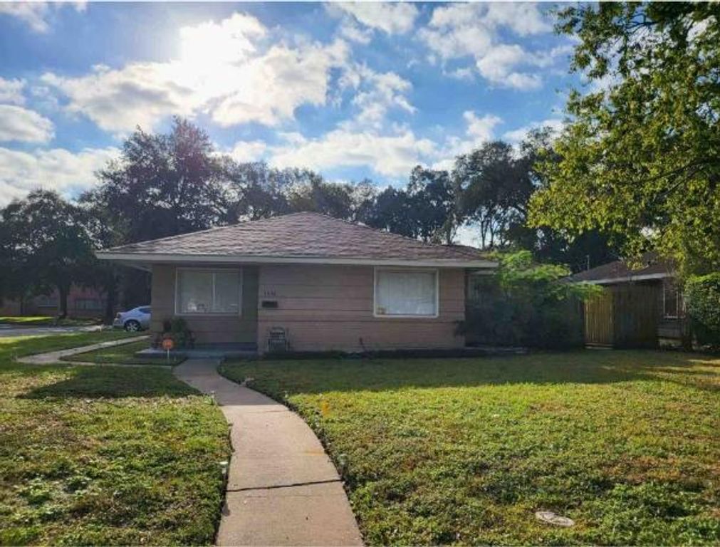 6642 Heron Drive, Houston, TX 77087