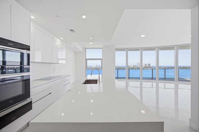 220 Lake Shore Drive 1603, Lake Park, FL 33403