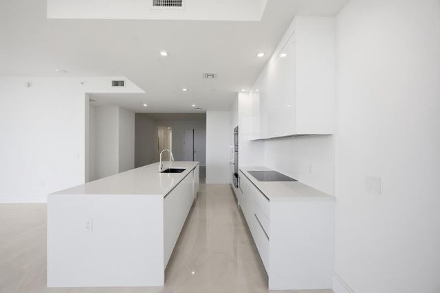 220 Lake Shore Drive 1603, Lake Park, FL 33403