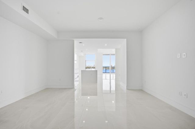 220 Lake Shore Drive 1603, Lake Park, FL 33403