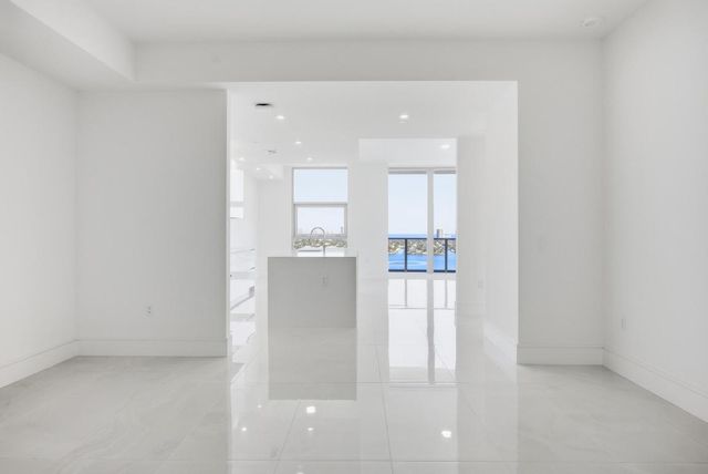 220 Lake Shore Drive 1603, Lake Park, FL 33403