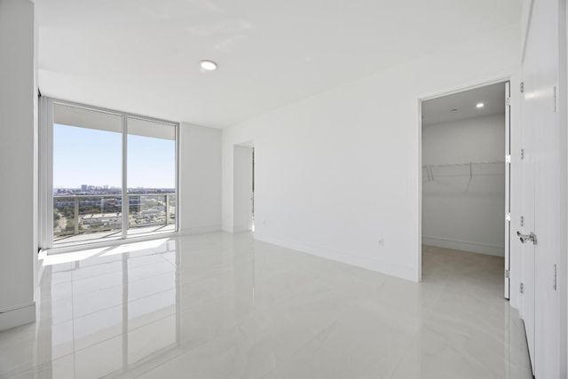 220 Lake Shore Drive 1603, Lake Park, FL 33403