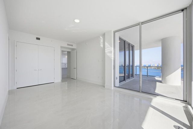 220 Lake Shore Drive 1603, Lake Park, FL 33403