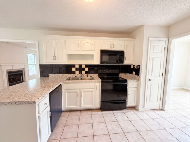 3609 Millington Dr, Clarksville, TN 37040