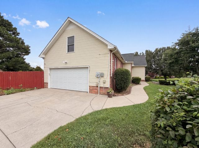 3609 Millington Dr, Clarksville, TN 37040