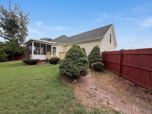 3609 Millington Dr, Clarksville, TN 37040