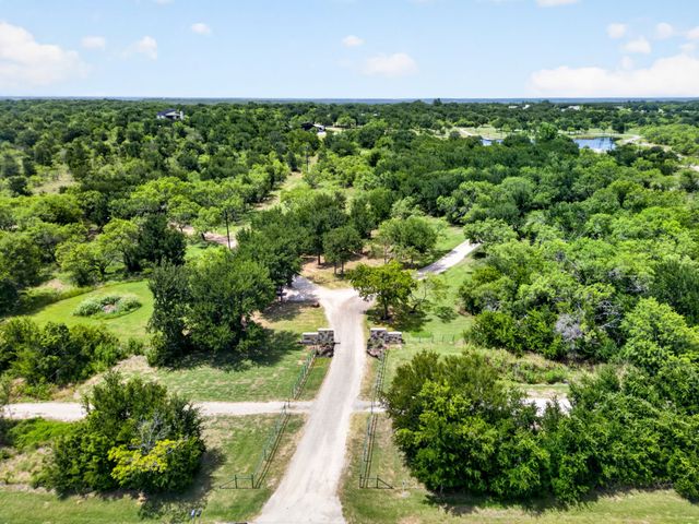 576 Maddux Road, Weatherford, TX 76088