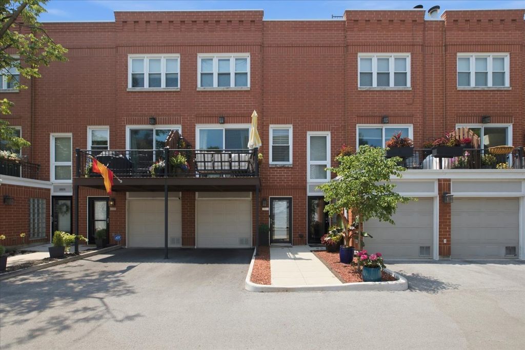 2901 N Wolcott Avenue D, Chicago, IL 60657