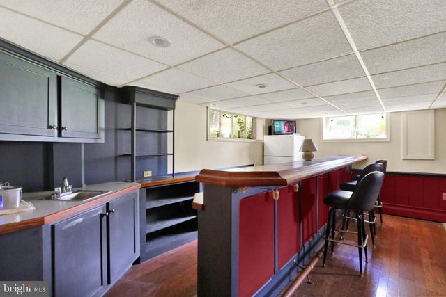 1048 CROSS KEYS RD, Leesport, PA 19533
