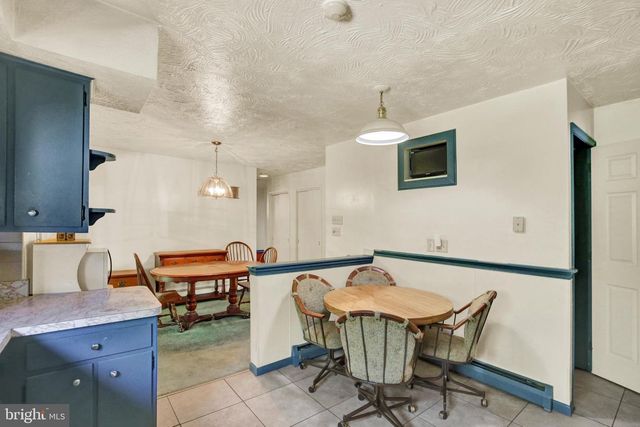 1048 CROSS KEYS RD, Leesport, PA 19533