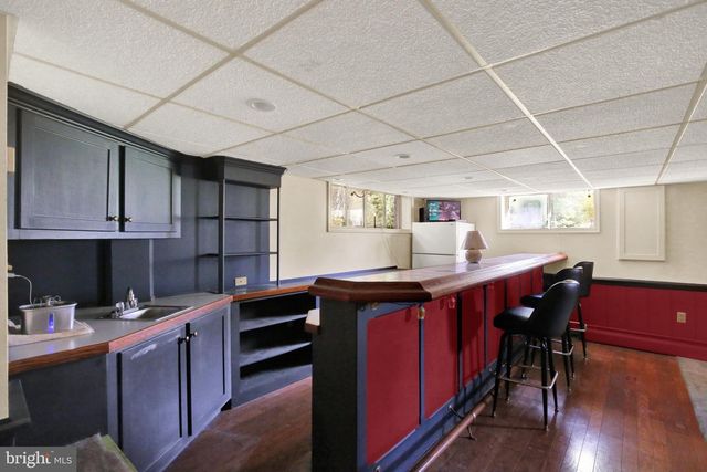 1048 CROSS KEYS RD, Leesport, PA 19533