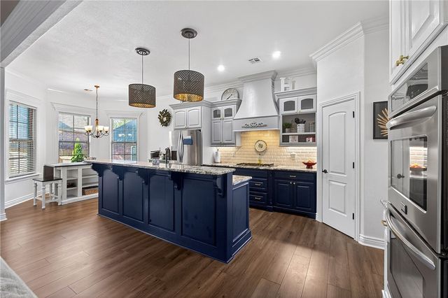 4300 W Candlewood Place, Rogers, AR 72758