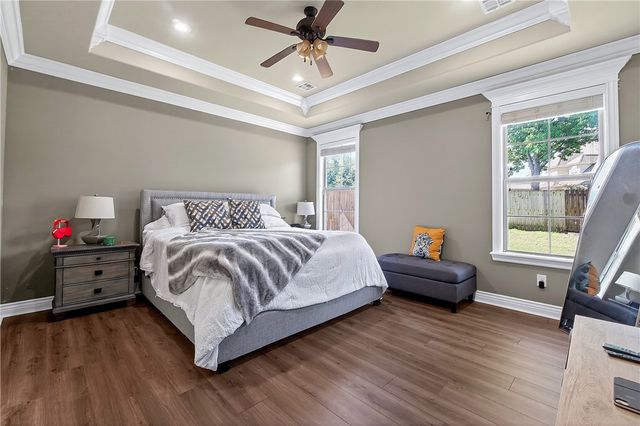 4300 W Candlewood Place, Rogers, AR 72758