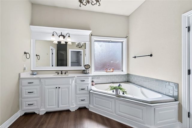 4300 W Candlewood Place, Rogers, AR 72758