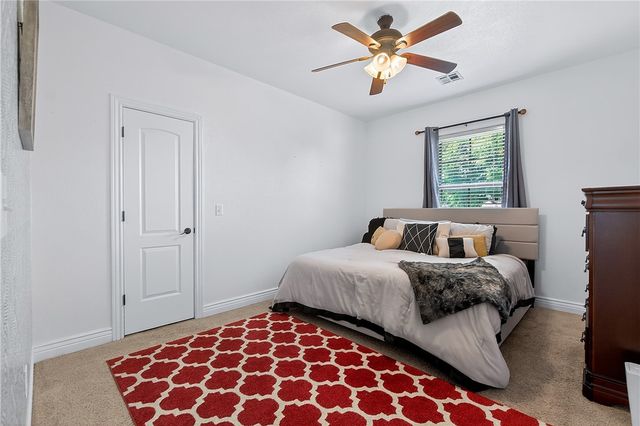 4300 W Candlewood Place, Rogers, AR 72758