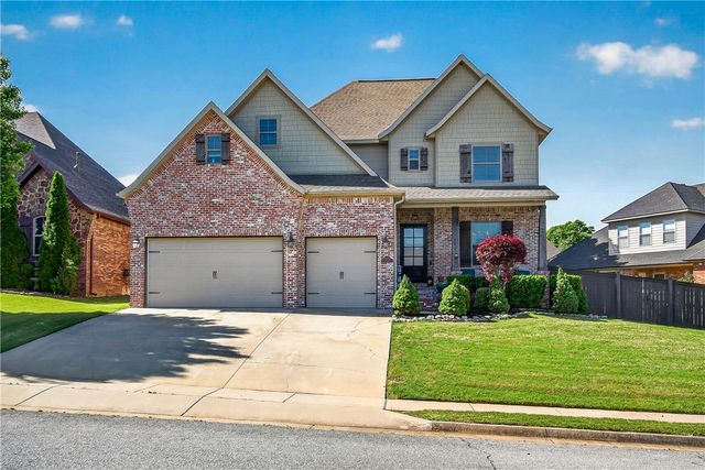 4300 W Candlewood Place, Rogers, AR 72758