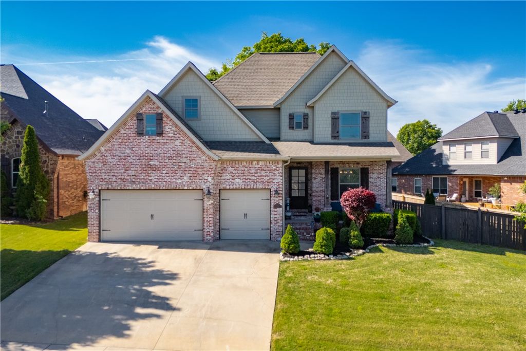 4300 W Candlewood Place, Rogers, AR 72758