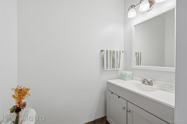 7072 Green Farm Road, West Bloomfield Charter Township, MI 48322