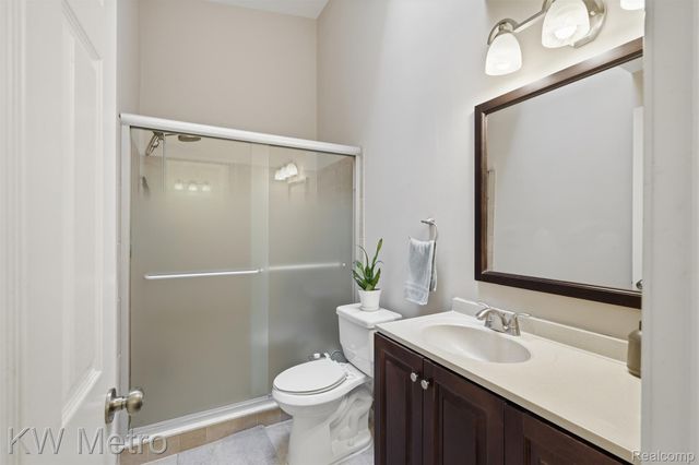 7072 Green Farm Road, West Bloomfield Charter Township, MI 48322