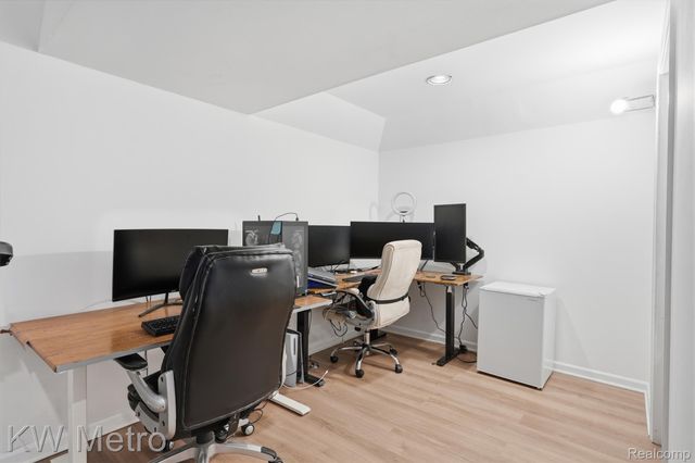 7072 Green Farm Road, West Bloomfield Charter Township, MI 48322