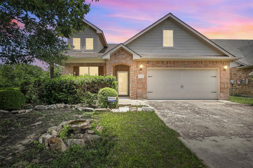 4336 Red Clover Lane, Fort Worth, TX 76036