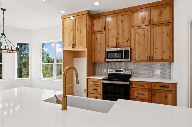 111 Kukui CT, Bastrop, TX 78602