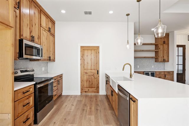 111 Kukui CT, Bastrop, TX 78602